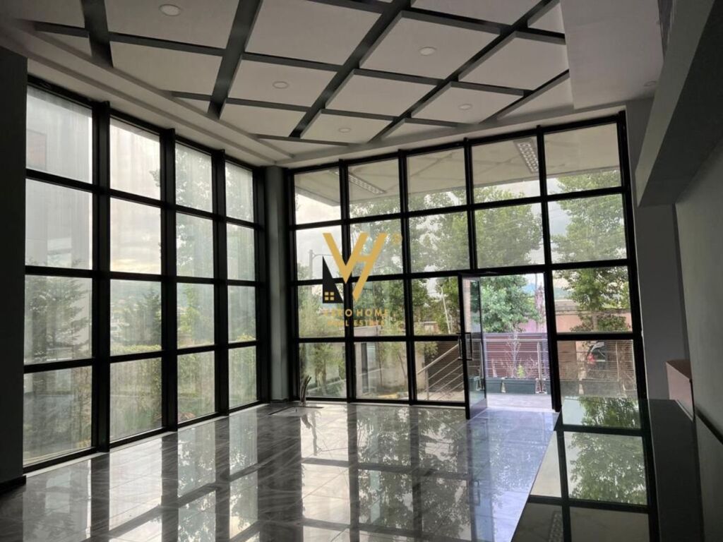 Shitet magazine ne Berxhulle, Tirane 1600 m2 4