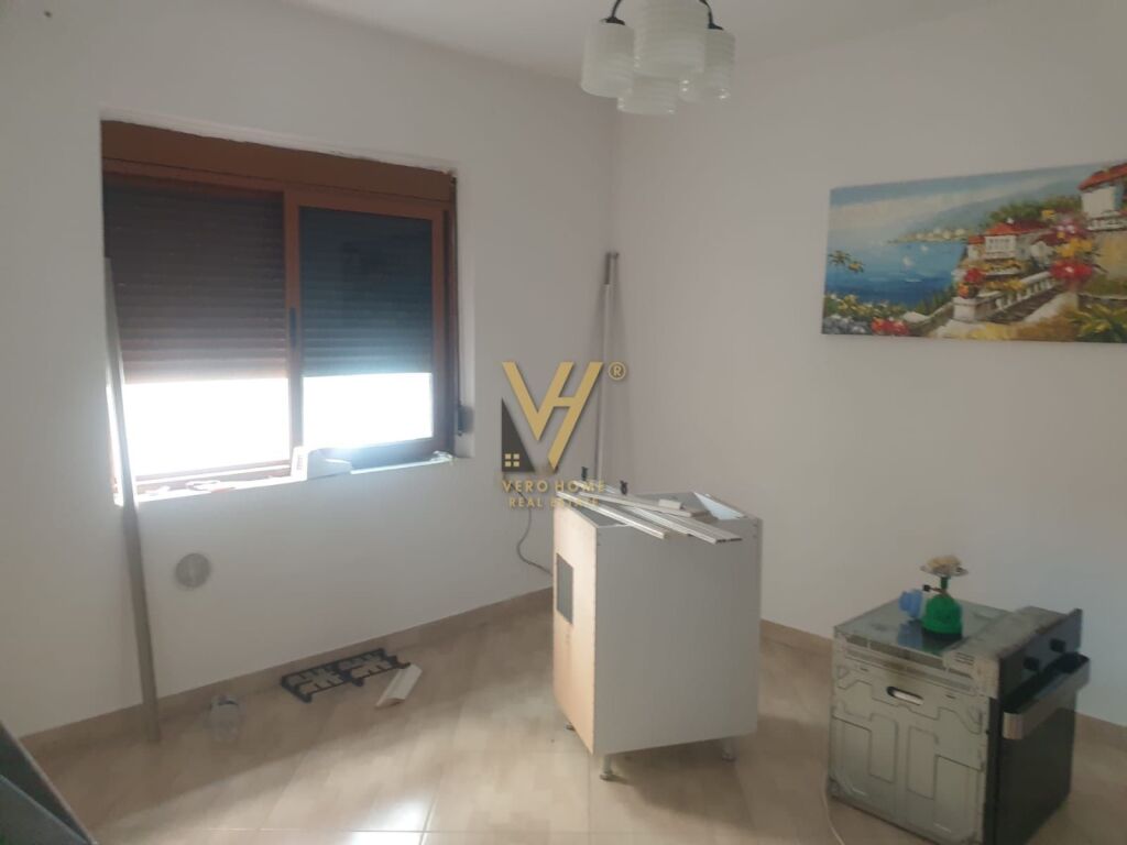 Shitet apartament 2+1+Ballkon ne Kavaje 80 m2 1