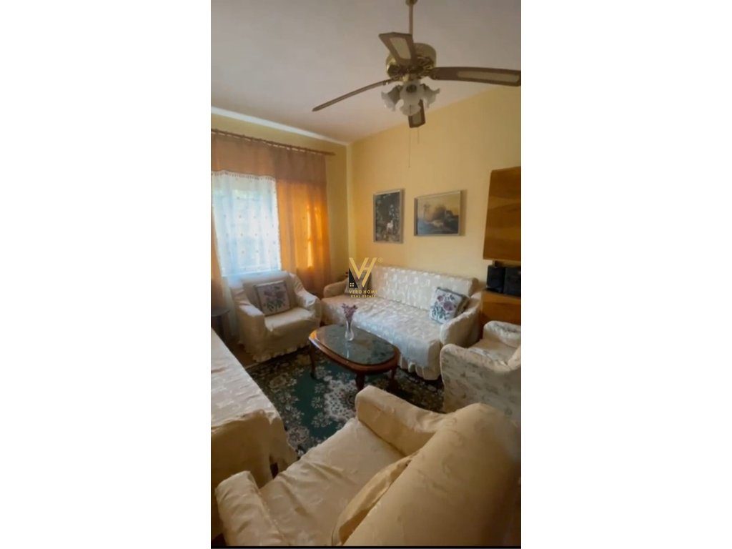 JEPET APARTAMENT 2+1 ME QERA TE FERIT XHAJKO 45.000 LEKE