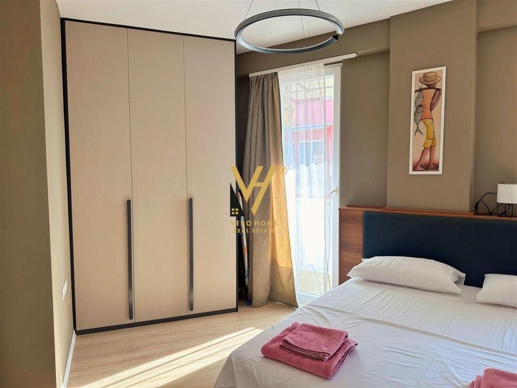 JEPET APARTAMENT 1+1+BLK ME QERA TEK RRUGA E ELBASANIT 690 EURO 4