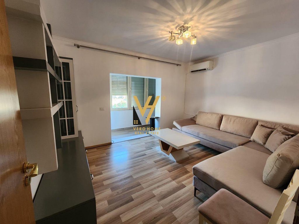 JEPET APARTAMENT 1+1+BLK ME QERA TE RRUGA ELBASANIT 70.000 LEKE