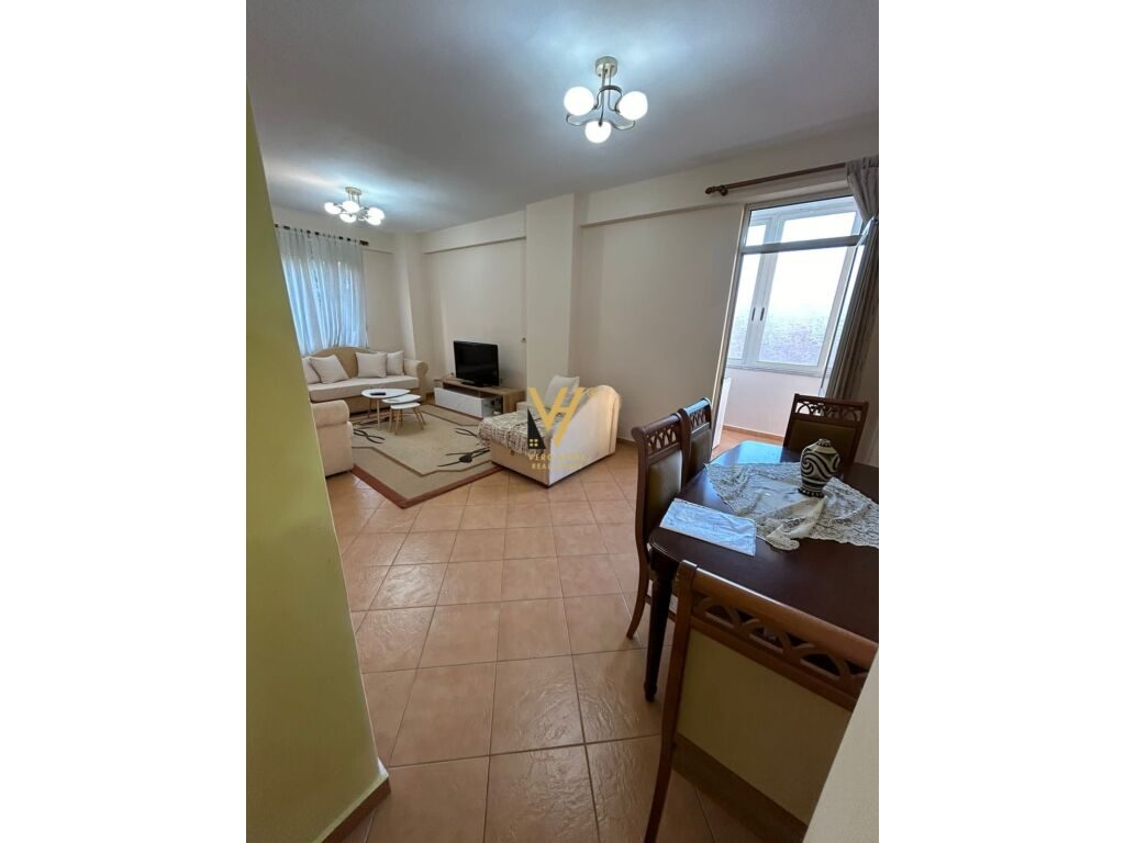 Shitet Apartament 3+1+2 te Kodra e Diellit 120 m2