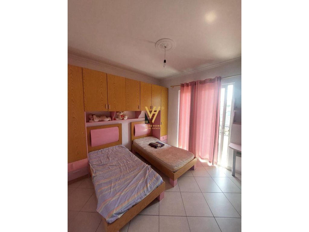 JEPET APARTAMENT 3+1+2BLK ME QERA NE SELITE 60.000 LEKE 3