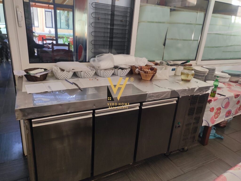 Shitet Bar-Restorant ne Golem 200 m2 2