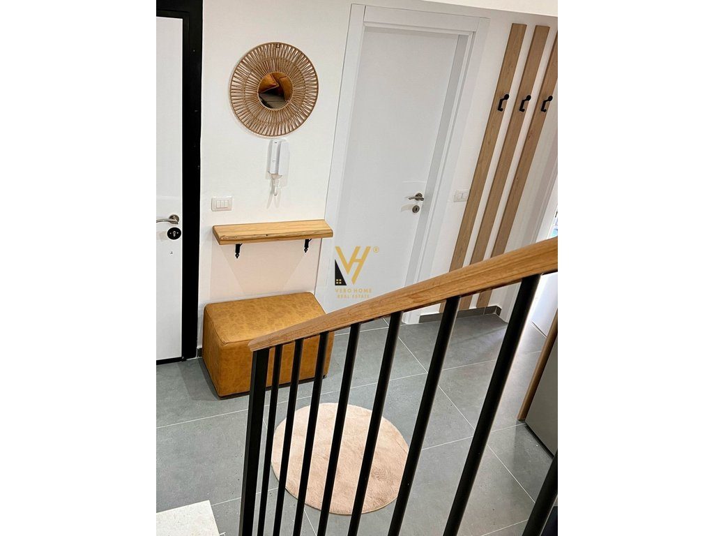 JEPET APARTAMENT 3+1+2 ME QERA TE KODRA E DIELLIT 1 1.000 EURO 3