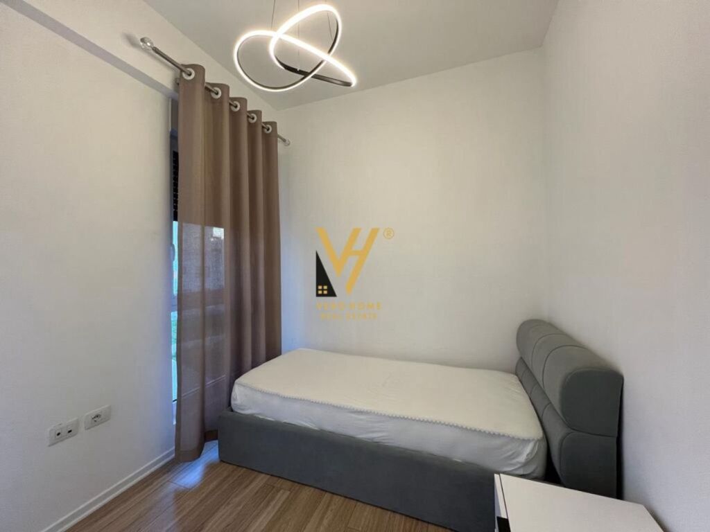 Jepet Apartament 3+1+2 me qera te 21 Dhjetori 140 m2