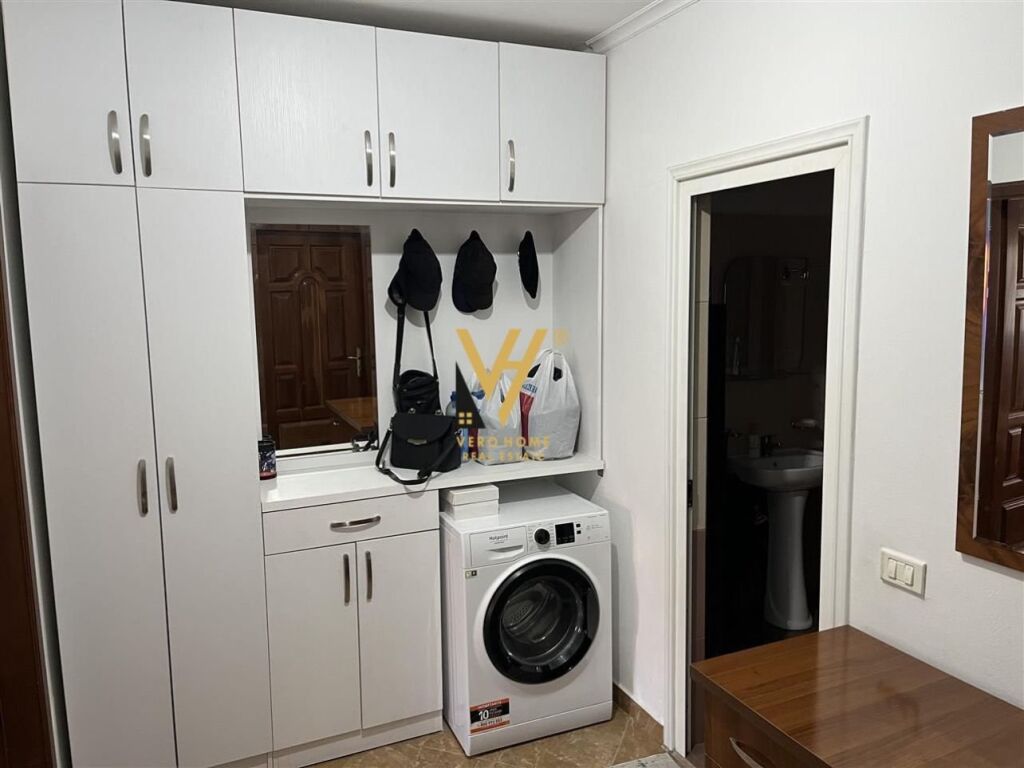 Shitet Apartament 2+1 te Rruga Niko Avrami 80 m2
