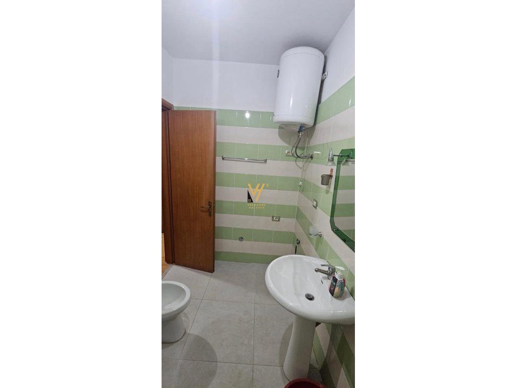 JEPET APARTAMENT 2+1+BLK ME QIRA NE YZBERISHT 50.000 LEKE 3