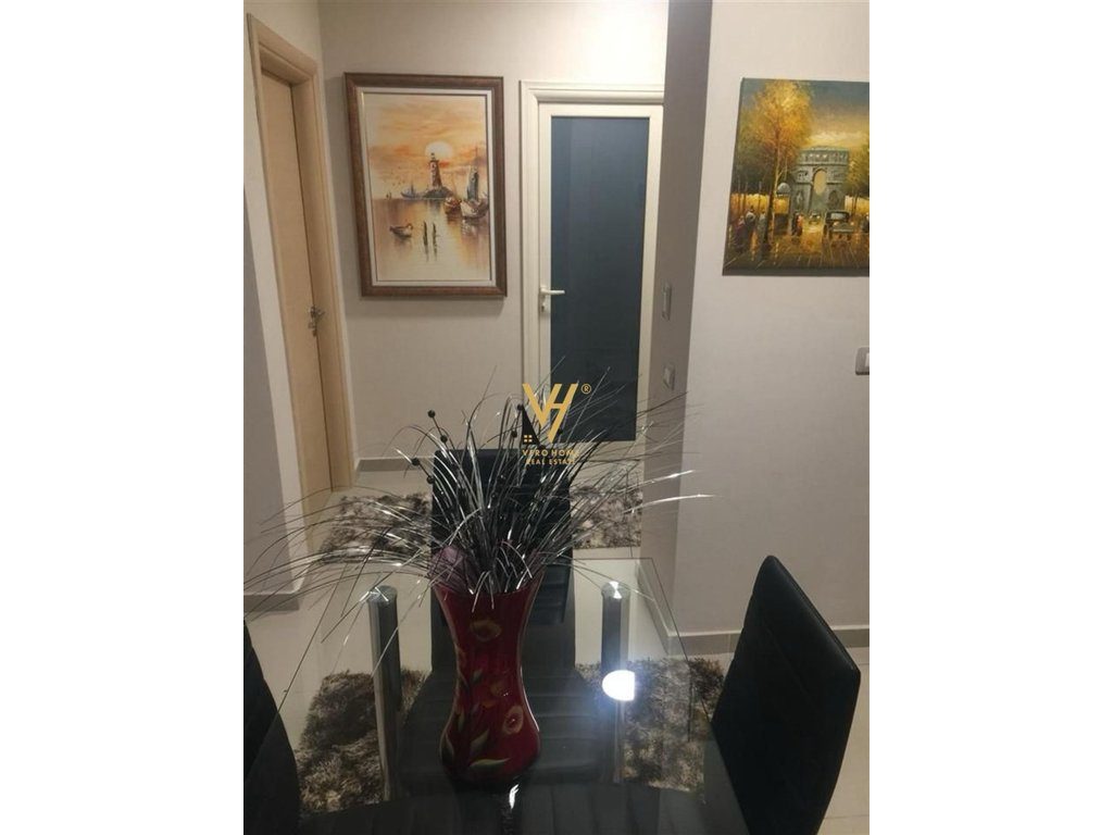 JEPET APARTAMENT 1+1+BLK ME QERA TE PAZARI I RI 700 EURO 4