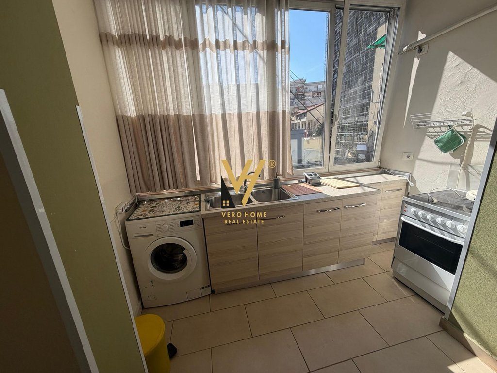 JEPET APARTAMENT 1+1+BLK ME QERA TE DOLLARI, QENDER 60.000 LEKE 3