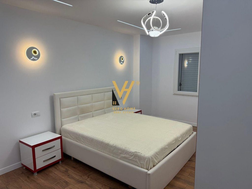 JEPET APARTAMENT 2+1 ME QERA TE 21 DHJETORI 800 EURO 3