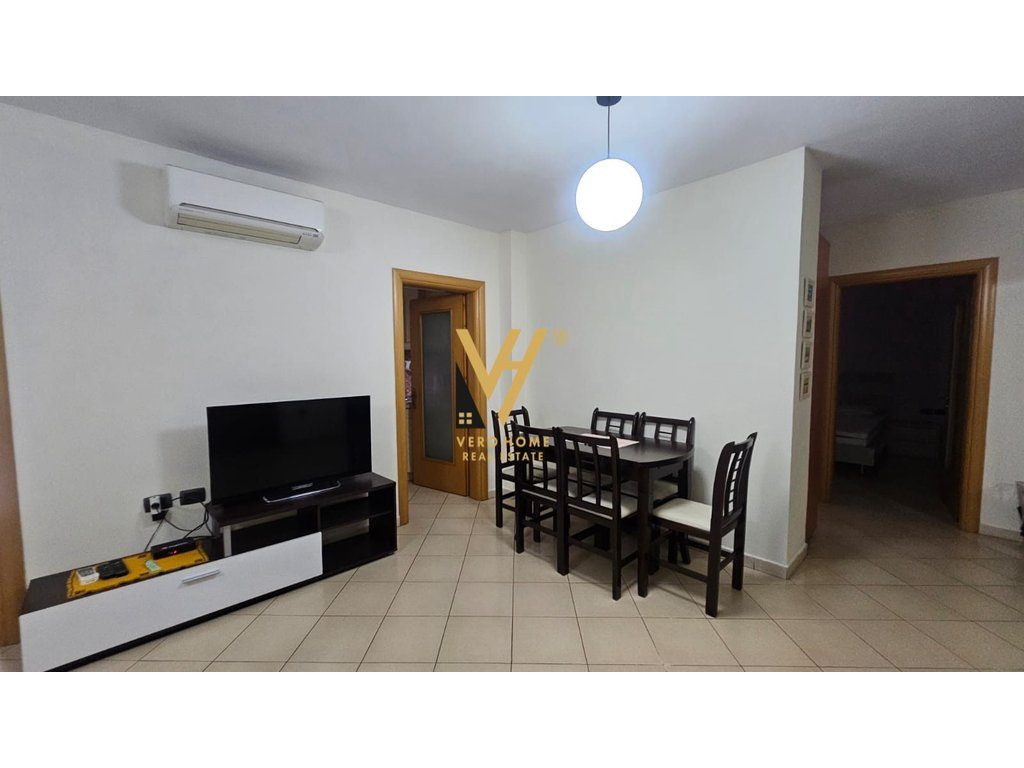 JEPET APARTAMENT 2+1+BLK ME QIRA TE RR.SOTIR PECI 70.000 LEKE 3