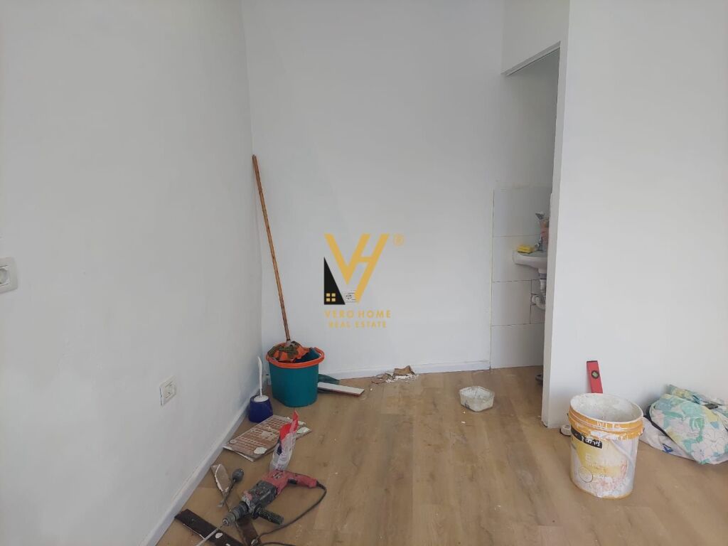 Jepet Dyqan me qera te Rruga Pjeter Budi 15 m2 1