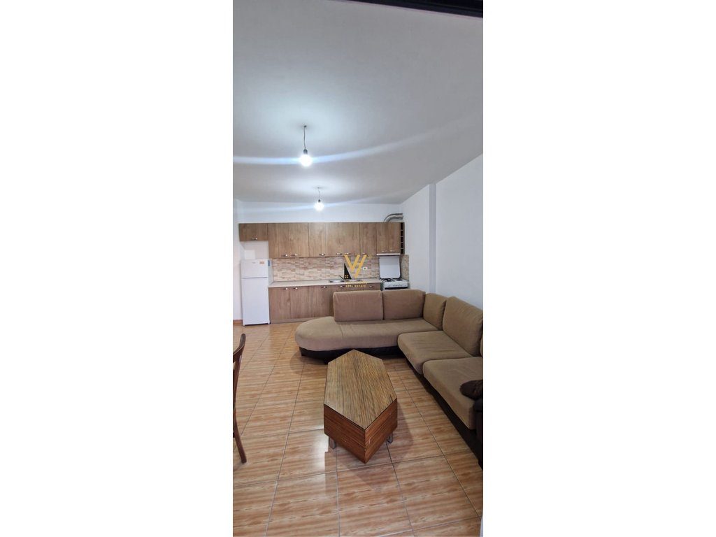 JEPET APARTAMENT 1+1+BLK ME QERA NE ASTIR 45.000 LEKE 2