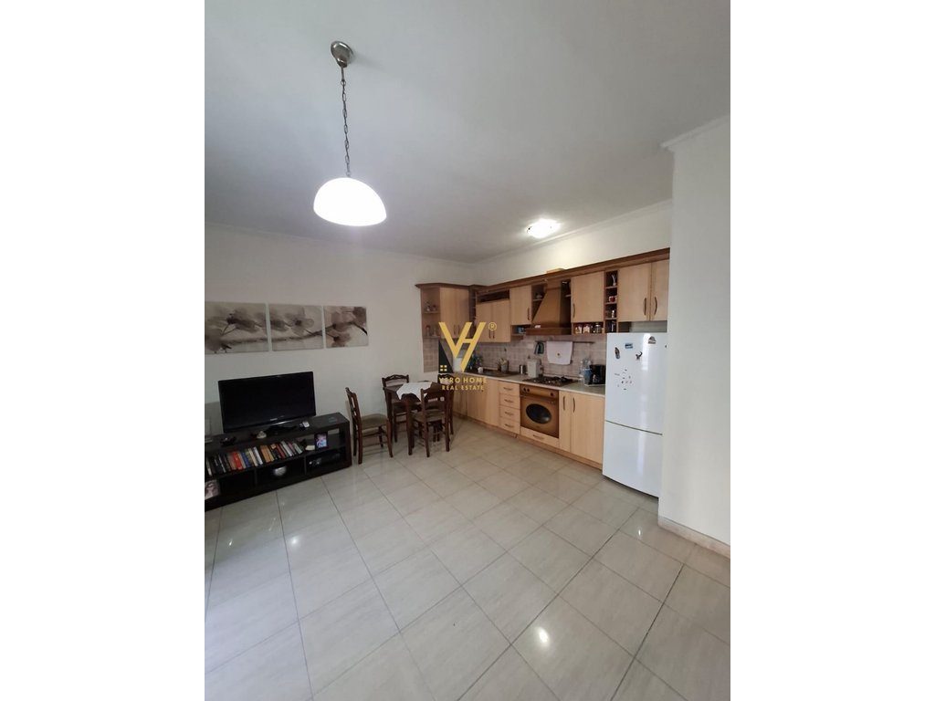 JEPET APARTAMENT 1+1+BLK ME QIRA TE KOMUNA E PARISIT 55.000 LEKE 2