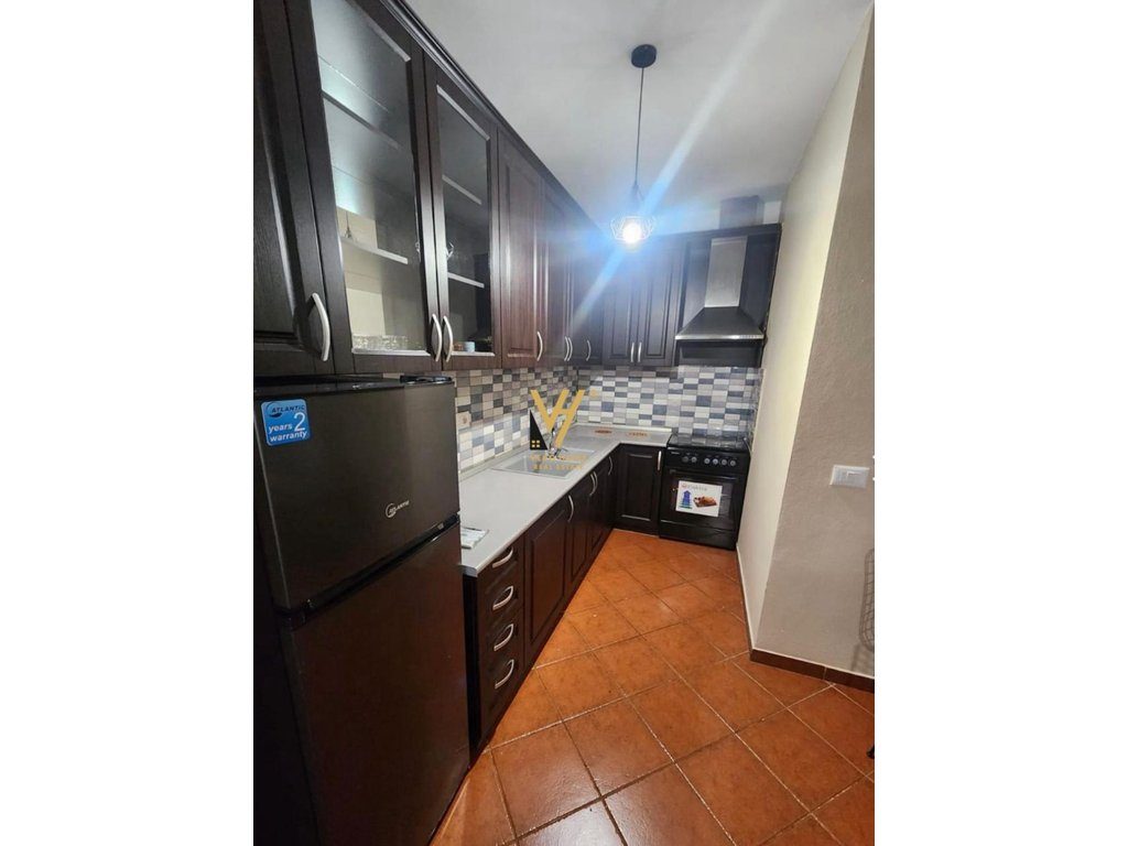 JEPET APARTAMENT 1+1 ME QERA TE RRUGA IRFAN TOMINI 57.000 LEKE 2