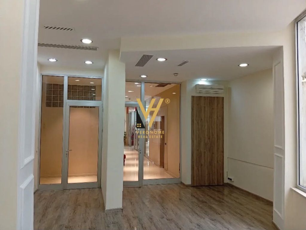 SHITET AMBIENT BIZNESI 34 M2 TE MYSLYM SHYRI 165.000 EURO