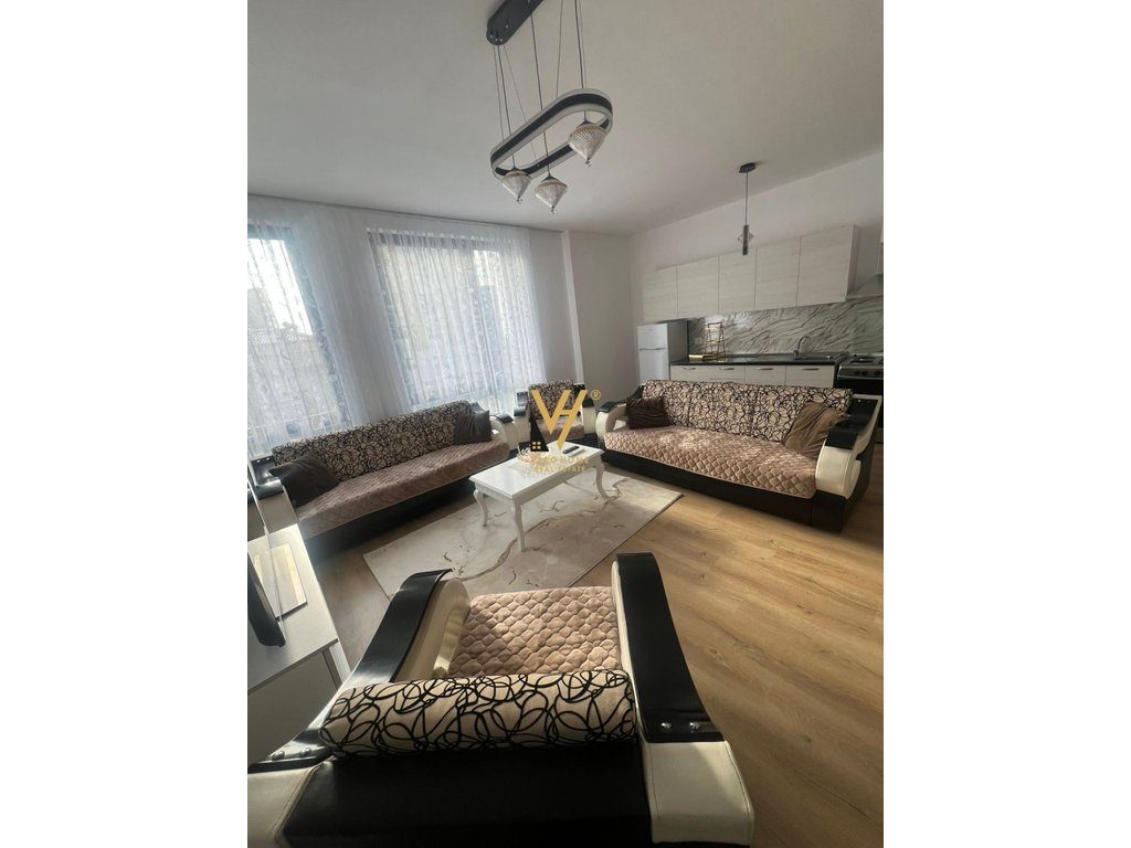 JEPET APARTAMENT 2+1+BLK ME QERA TE STACIONI TRENIT 680 EURO