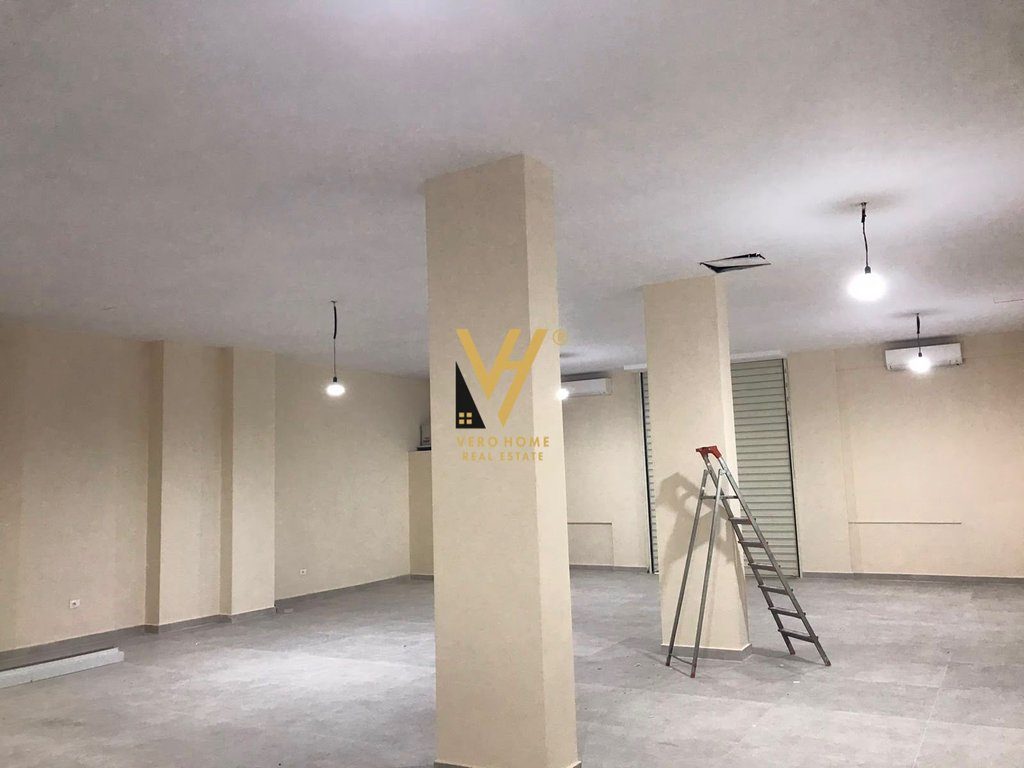JEPET AMBIENT BIZNESI 157 M2 ME QERA NE FRESK 1.000 EURO 2