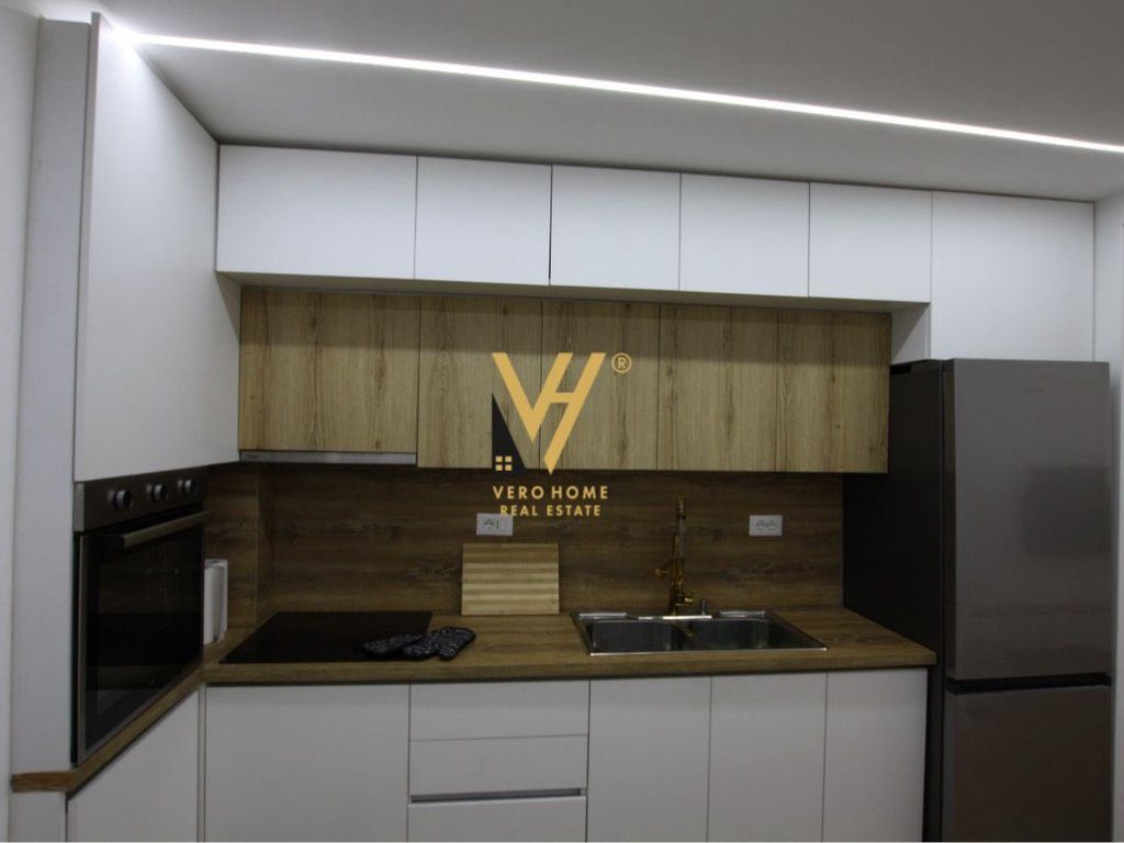JEPET APARTAMENT 1+1 ME QIRA TE 21 DHJETORI 650 EURO 2