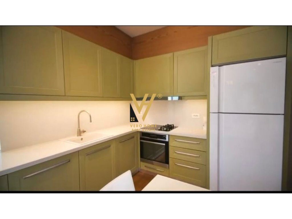 SHITET TRUALL+VILE 2 KATESHE TE KODRA KUQE,PASKUQAN 1.200.000 EURO 3