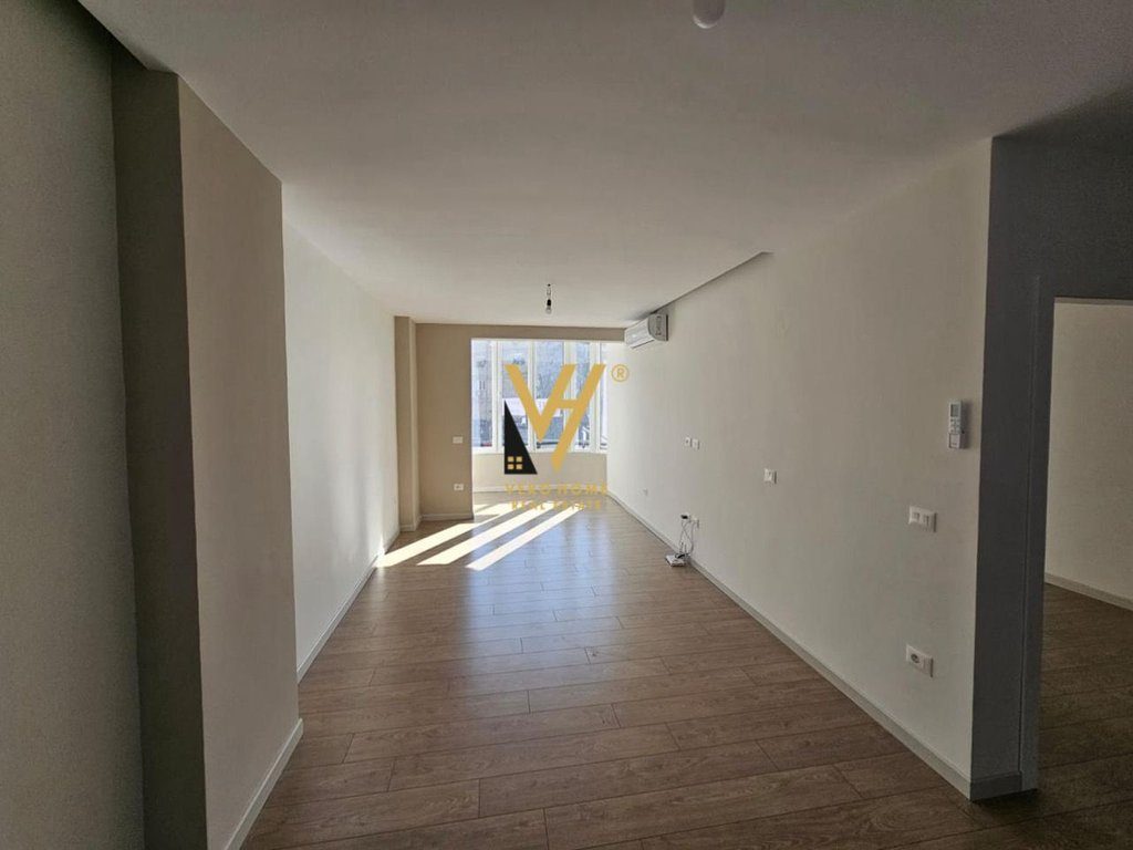 SHITET APARTAMENT 2+1+GARSONIERE TE ZOGU I ZI 295.000 EURO 2