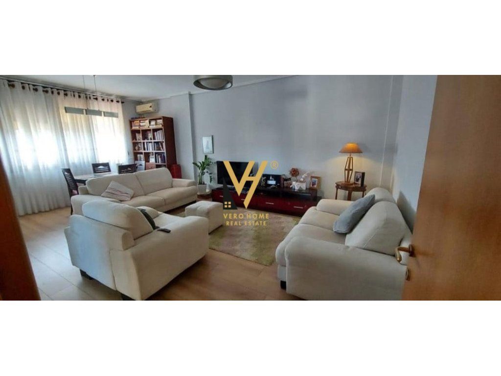 JEPET APARTAMENT 2+1+BLK ME QERA TE KOMUNA E PARISIT 65.000 LEKE