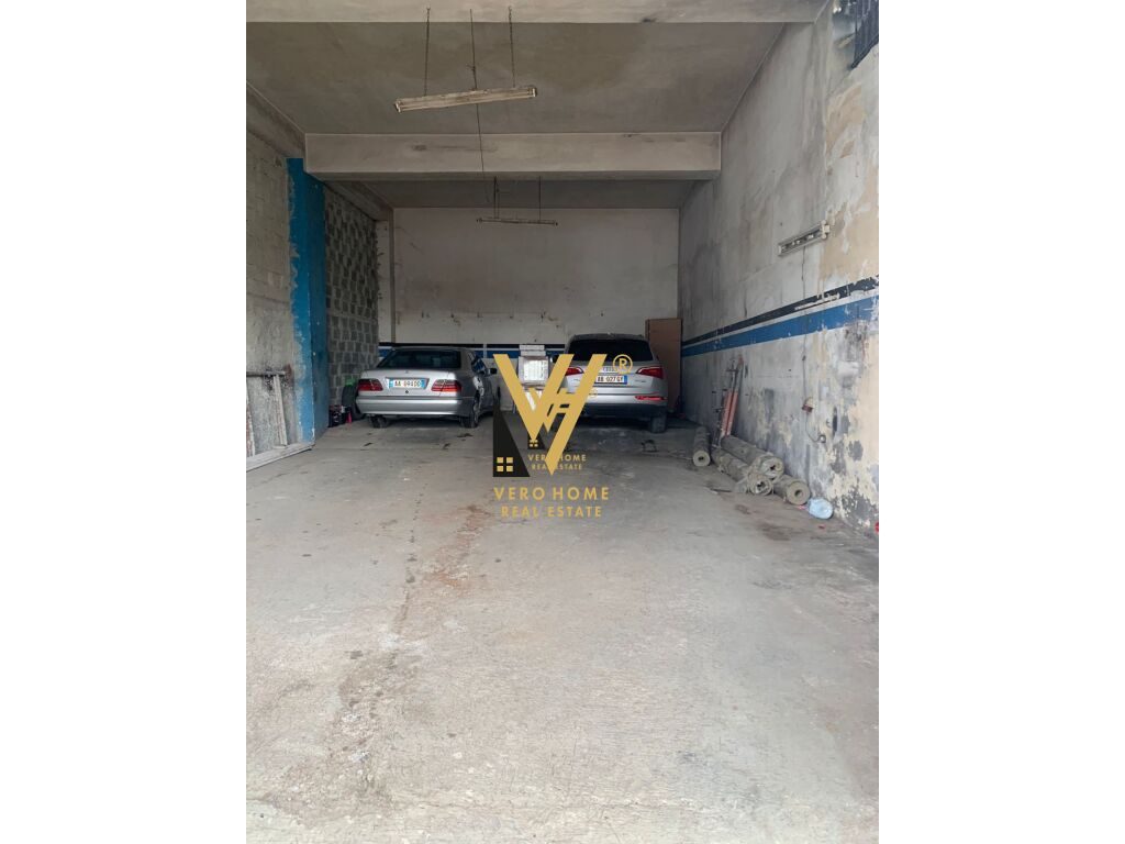 JEPET AMBIENT BIZNESI 100M2 ME QERA NE KOMBINAT 70.000 LEKE