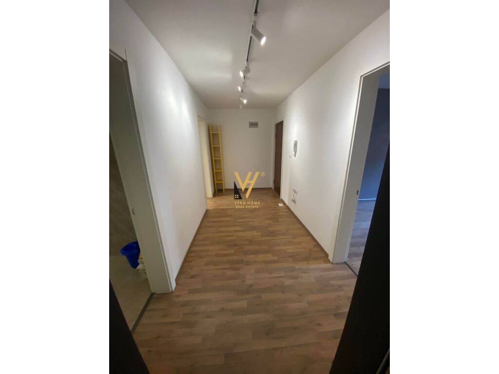 Jepet zyre me qera te Blloku 120 m2 3
