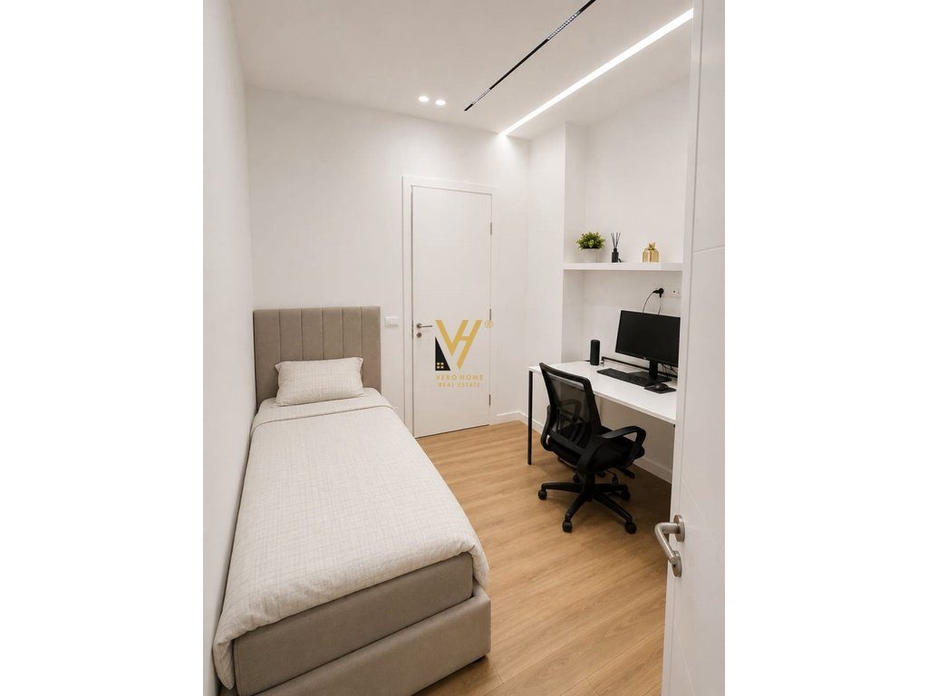 JEPET APARTAMENT 3+1+2 ME QERA TEK EMERALD CENTER, 5 MAJI 1.200 EURO 3