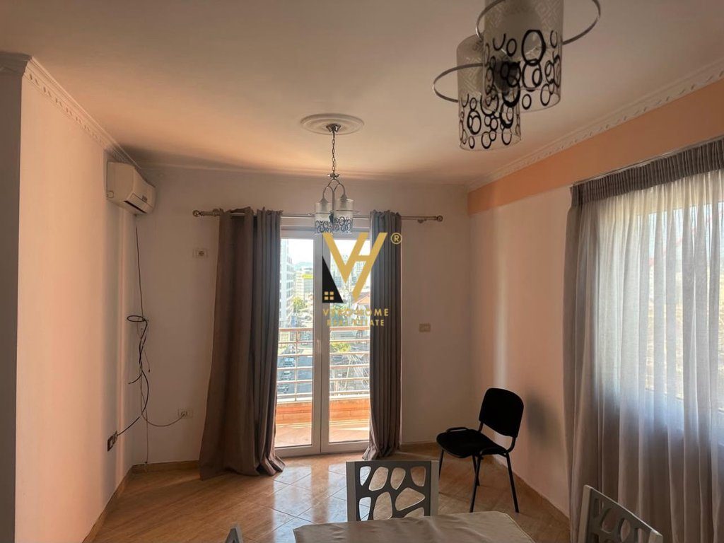 JEPET APARTAMENT 2+1+2+BLK ME QERA TE JORDAN MISJA 60.000 LEKE