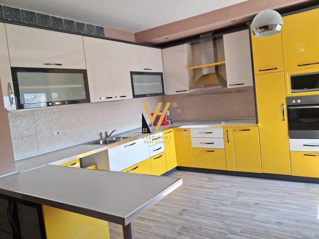 JEPET APARTAMENT 1+1+BLK ME QERA NE QENDER 600 EURO 2