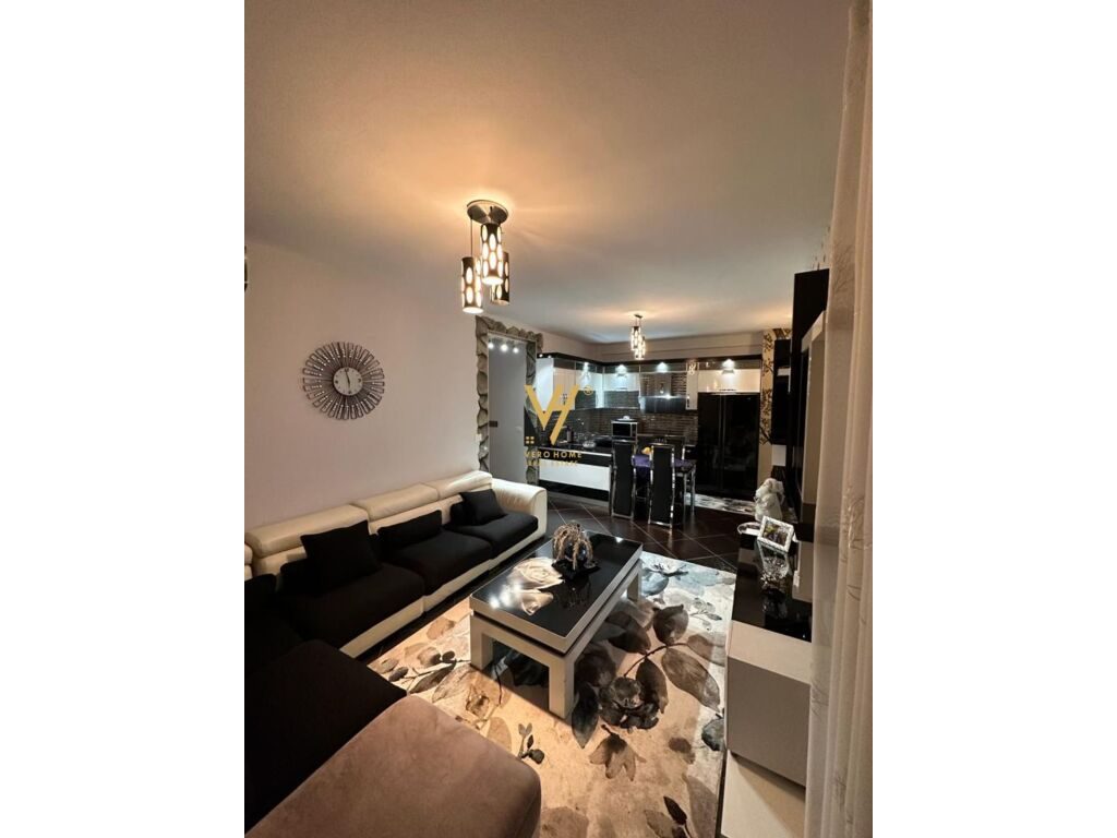 Jepet Apartament 3+1+ballkon me qera te Bulevardi i Ri 107 m2