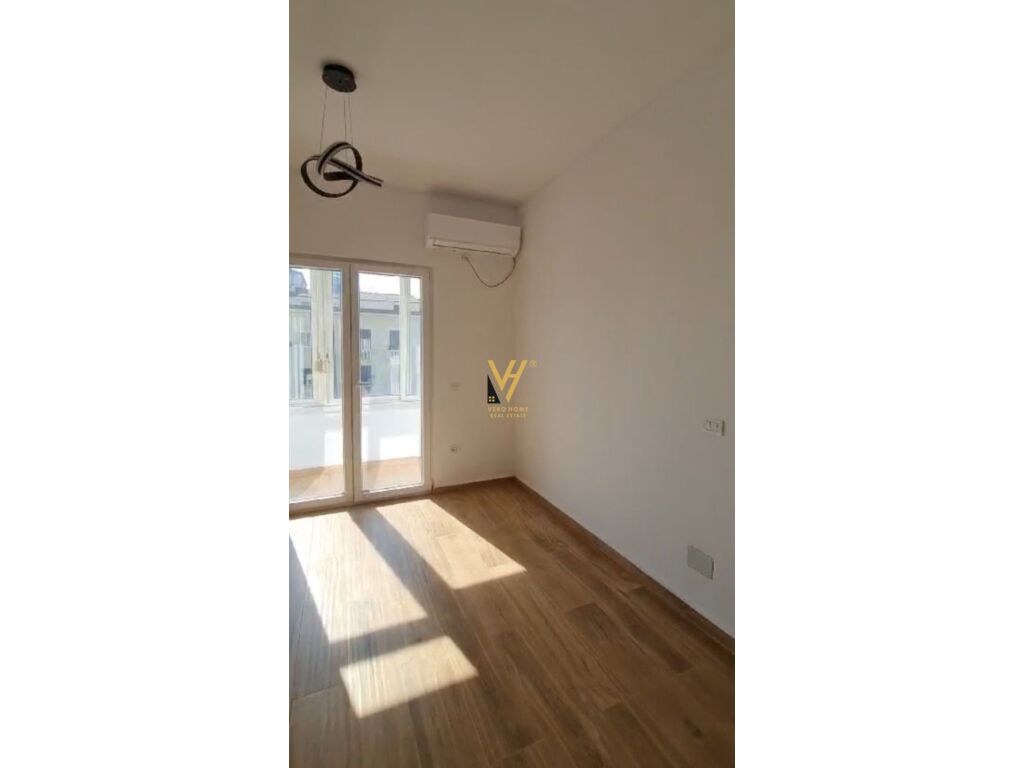 Jepet Zyre me qera te Bulevardi Zogu i Pare 85 m2