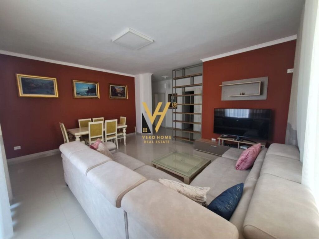 Jepet Apartament 2+1+2+ballkon me qera te Kopshti Botanik 130 m2 2