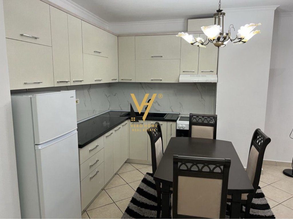 JEPET APARTAMENT 2+1+BLK ME QERA TE KOMUNA E PARISIT 650 EURO 2
