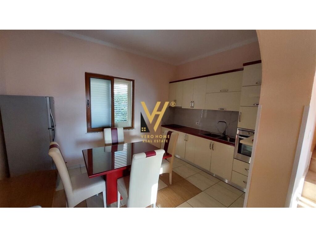 Jepet vile Tre Kateshe me qera te Fresku 150 m2 3