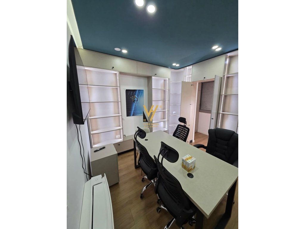 JEPET ZYRE 75 M2 ME QIRA TE RRUGA KAVAJES 1.200 EURO 2