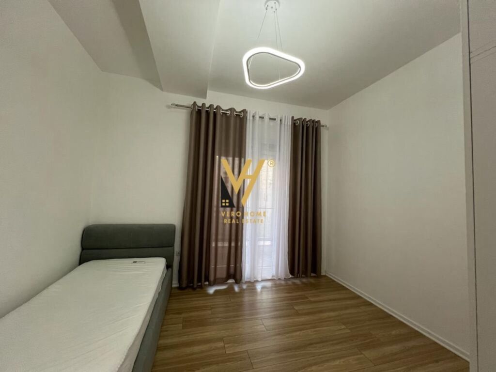 Jepet Apartament 3+1+2 me qera te 21 Dhjetori 140 m2 2