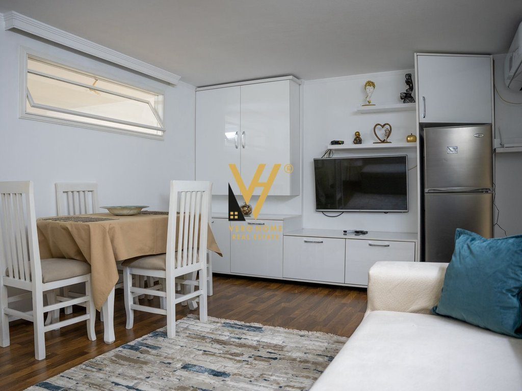 JEPET APARTAMENT 1+1 ME QIRA TE KOMUNA E PARISIT 55.000 LEKE 3