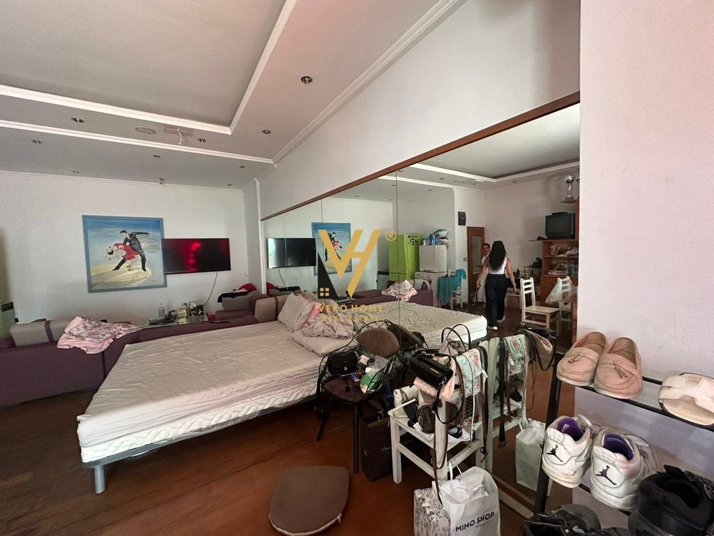 JEPET AMBIENT BIZNESI 71 M2 ME QERA TE 21 DHJETORI 1.000 EURO 3