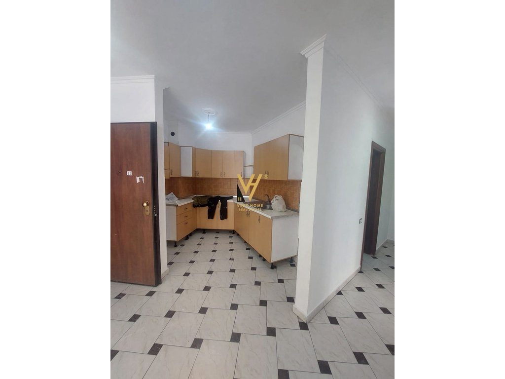 SHITET APARTAMENT 2+1+2BLK NE ASTIR 150.000 EURO