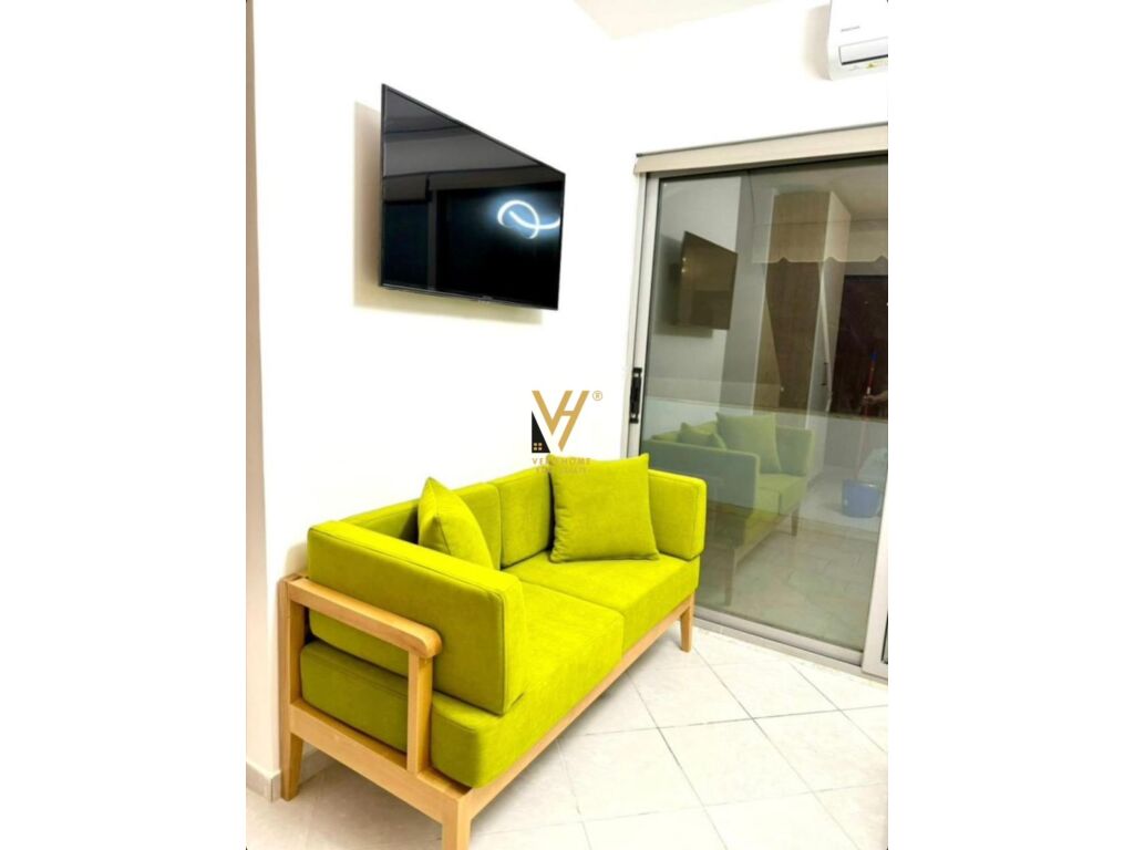 Jepet Garsoniere me qera te Kristal Center 45 m2