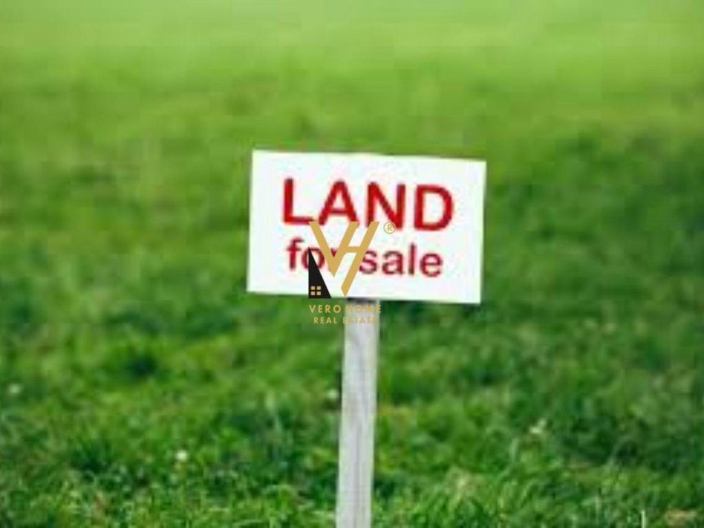 JEPET TOKE 1.100 M2 ME QIRA NE YZBERISHT 700 EURO