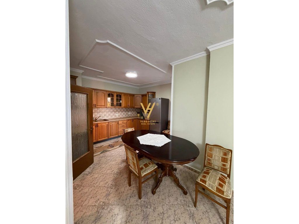 JEPET APARTAMENT 2+1+2+2BLK ME QERA TE MYSLYM SHYRI 70.000 LEKE 3