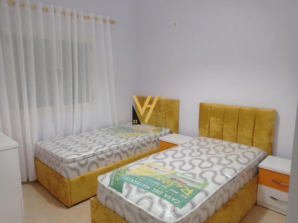 JEPET APARTAMENT 2+1+BLK ME QERA NE PORCELAN 52.000 LEKE 4