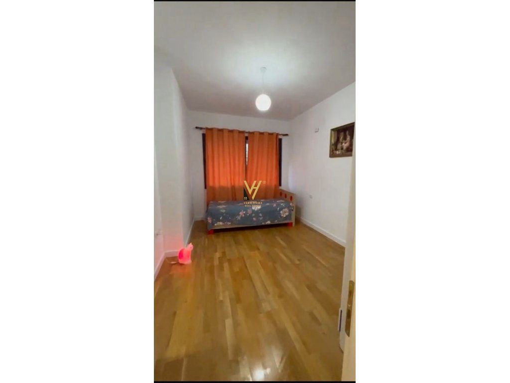 JEPET APARTAMENT 2+1+2 ME QERA NE ASTIR 60.000 LEKE 4