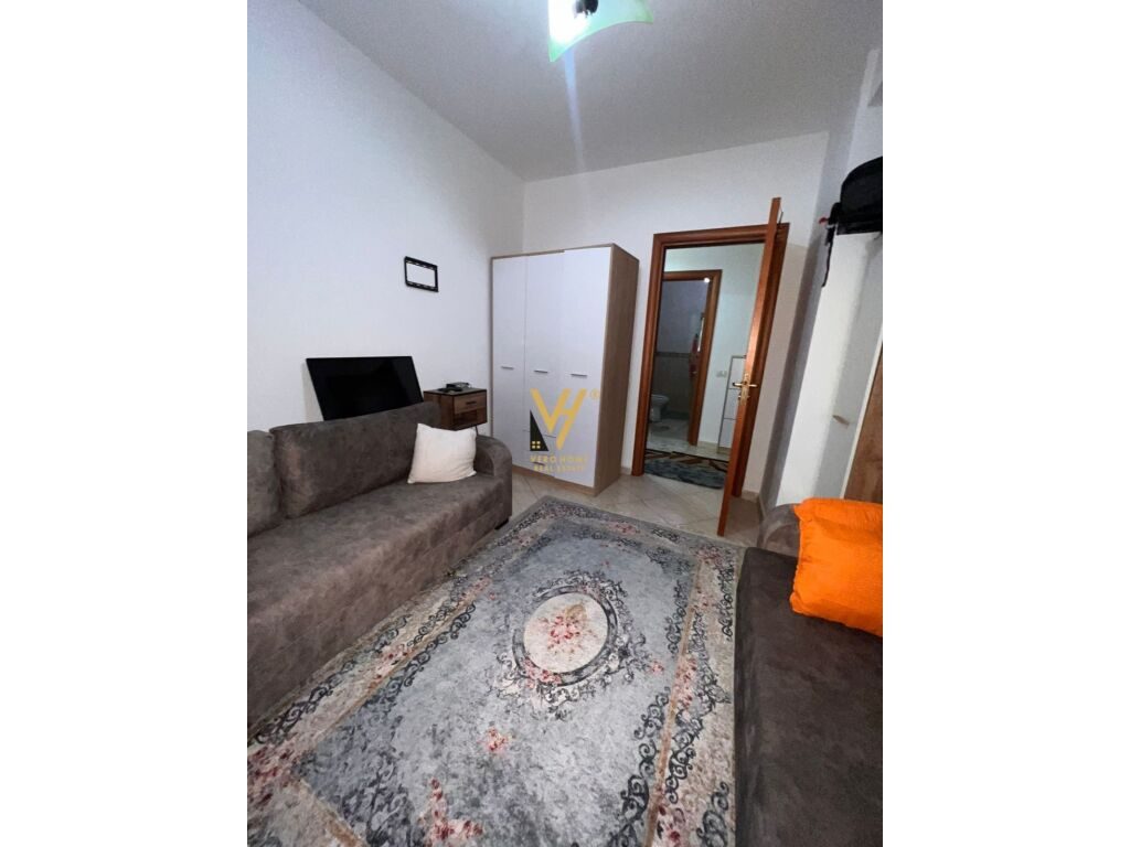 Shitet Apartament 2+1+2+ballkon te Stacioni i Trenit 105 m2
