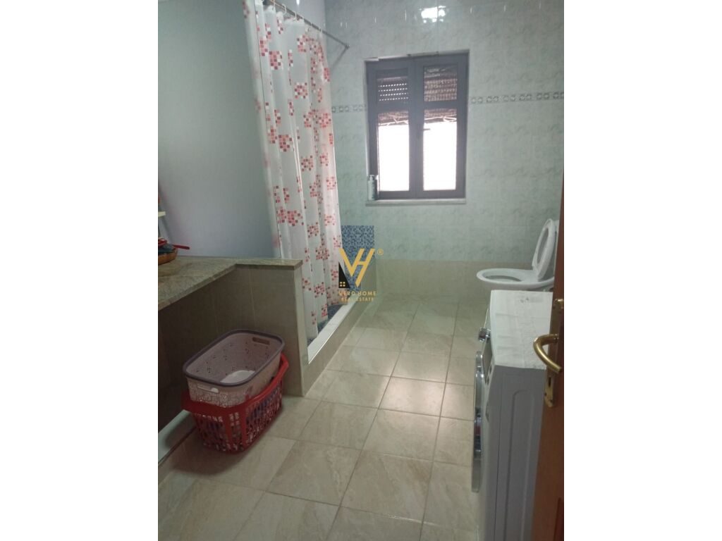 Jepet Apartament 2+1+ballkon me qera te Kodra e Priftit 220 m2 4