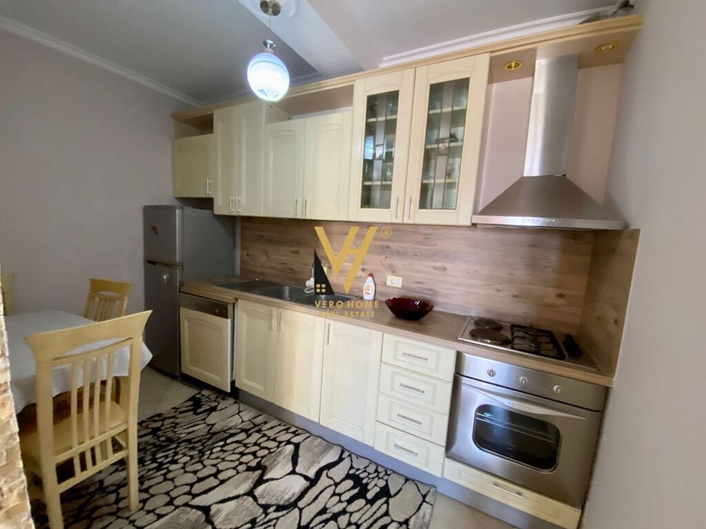 Jepet Apartament 2+1 me qera te Rruga e Durresit 110 m2 3